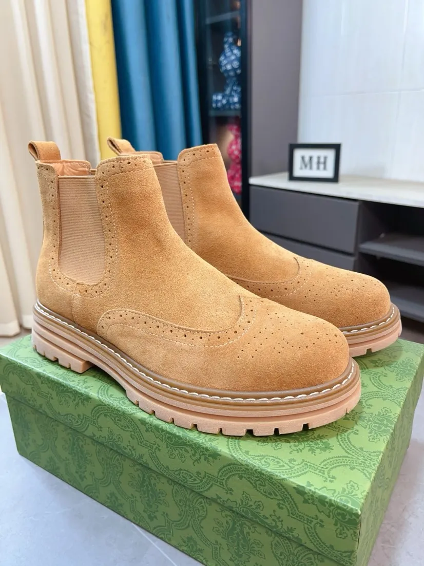 Men's shoes 💰540🌸🌸 (GUCCI) [cow lining plus velvet optional] [can be made without standard] New product Martin boots imported from Canada with full top layer high mercerized frosted fabric, punched using 3D digital technology, high-end and classy, ​​versatile to wear, full of three-dimensionality, close pictures will make you obsessed with the leather. You can't extricate yourself ~ the best on the market.          Fabric: Cowhide/Embossed Lining: Cowhide.          Please make a note when placing an order, sizes: 38-44 (37, 45, 46 can be customized and cannot be returned or exchanged) 5 colors available; black, gray, khaki, coffee, and earthy yellow